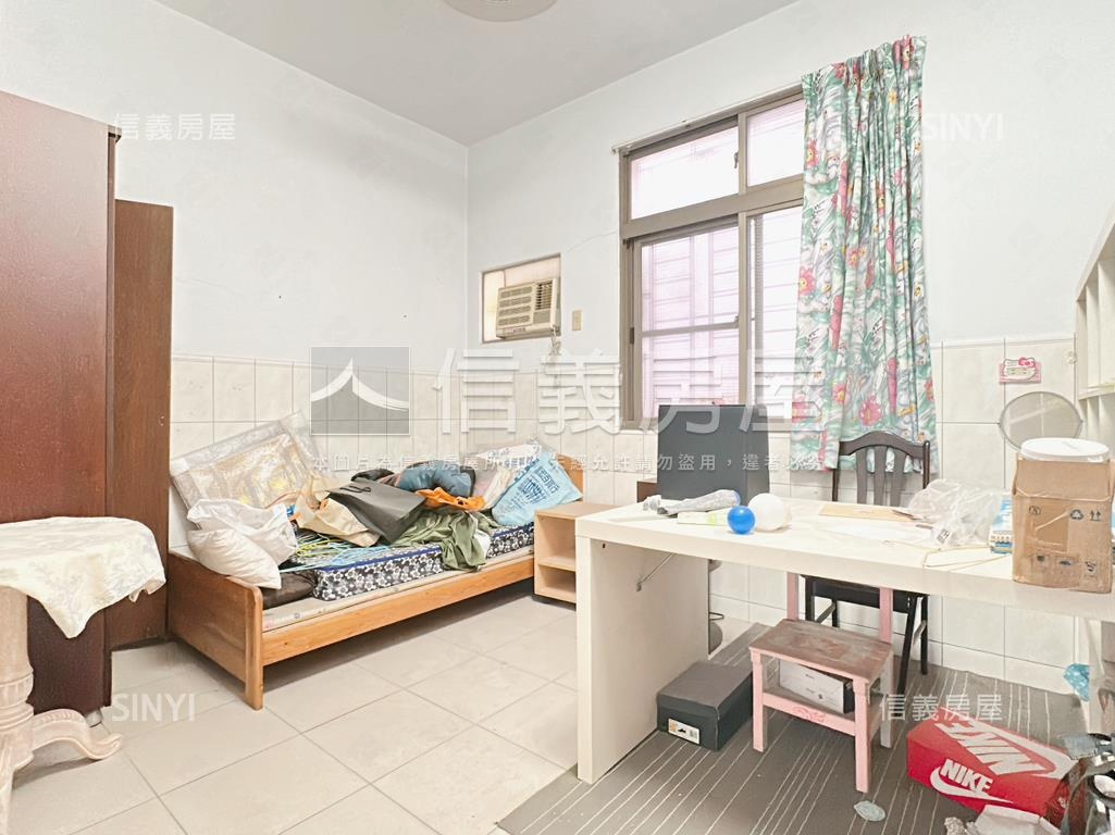 仁武１６米路ＲＣ四樓透天房屋室內格局與周邊環境