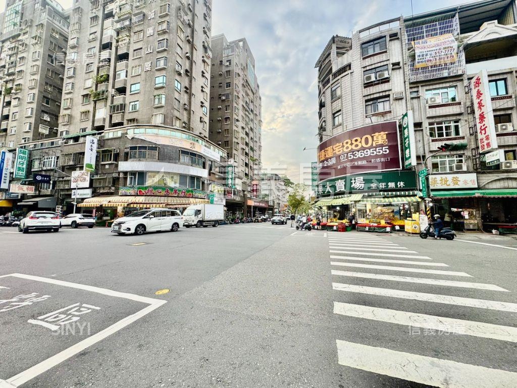 正陽明黃金收租三角窗房屋室內格局與周邊環境