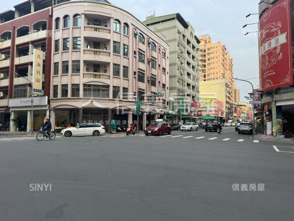 正陽明黃金收租三角窗房屋室內格局與周邊環境