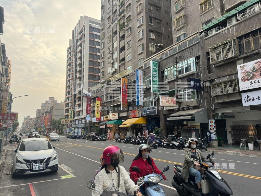 正陽明黃金收租三角窗房屋室內格局與周邊環境