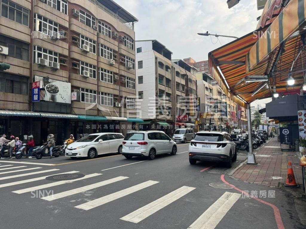 正陽明黃金收租三角窗房屋室內格局與周邊環境