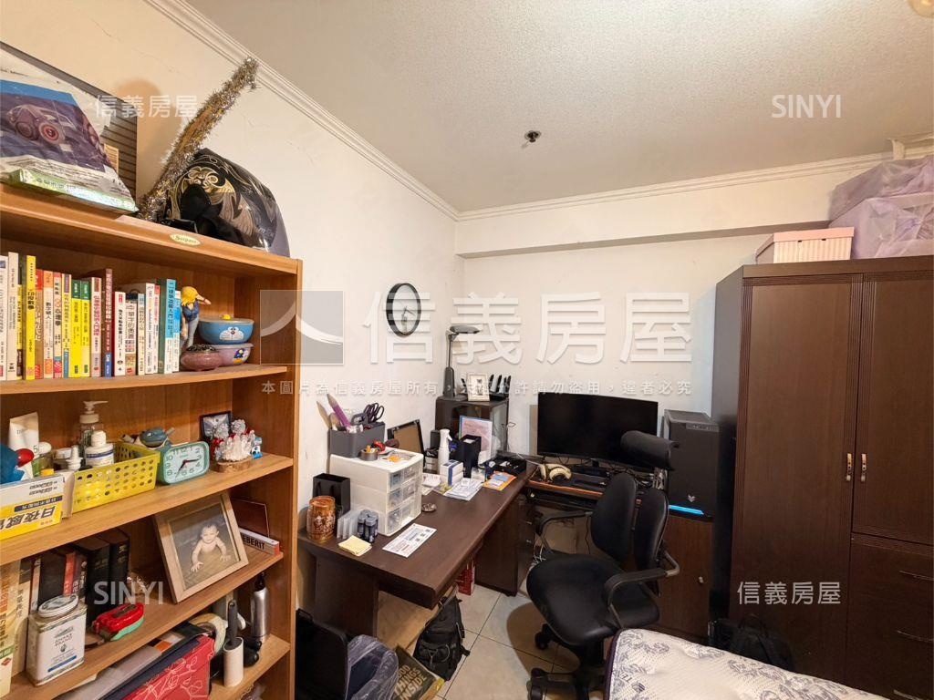 專任車站旁景觀三房車位房屋室內格局與周邊環境