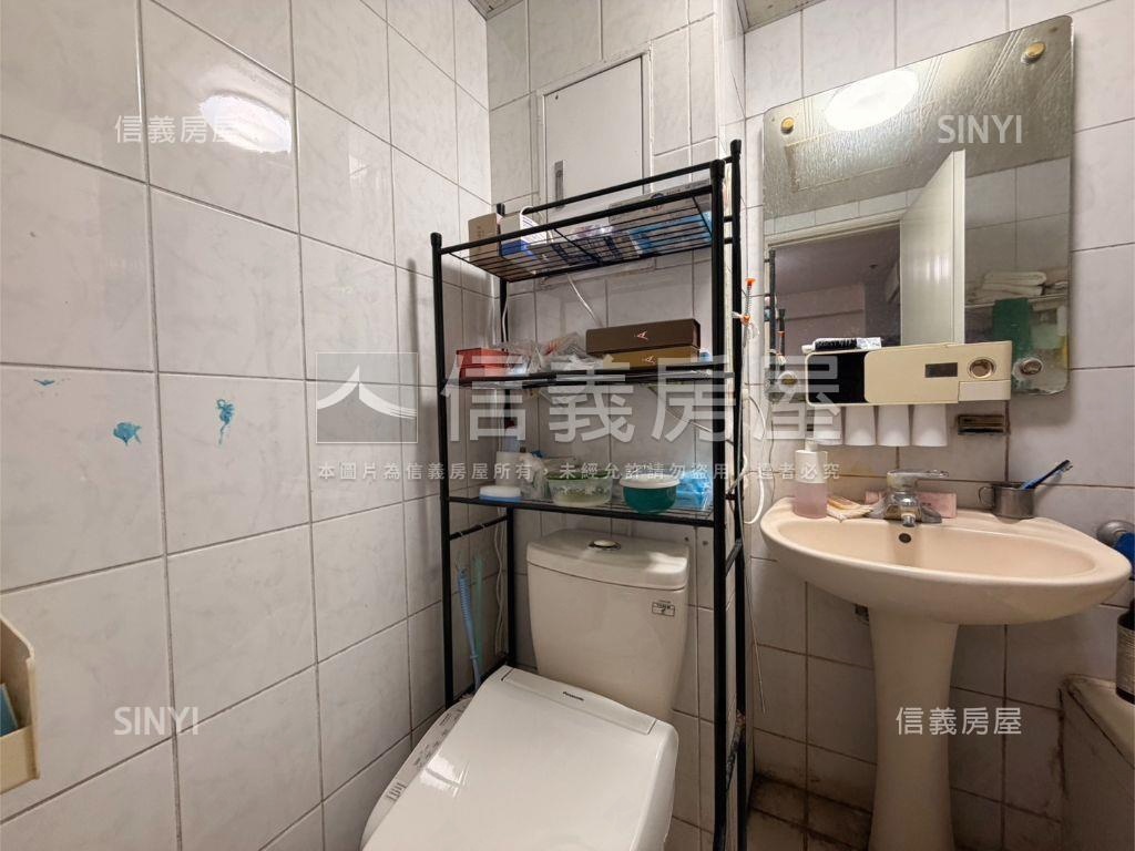 專任車站旁景觀三房車位房屋室內格局與周邊環境