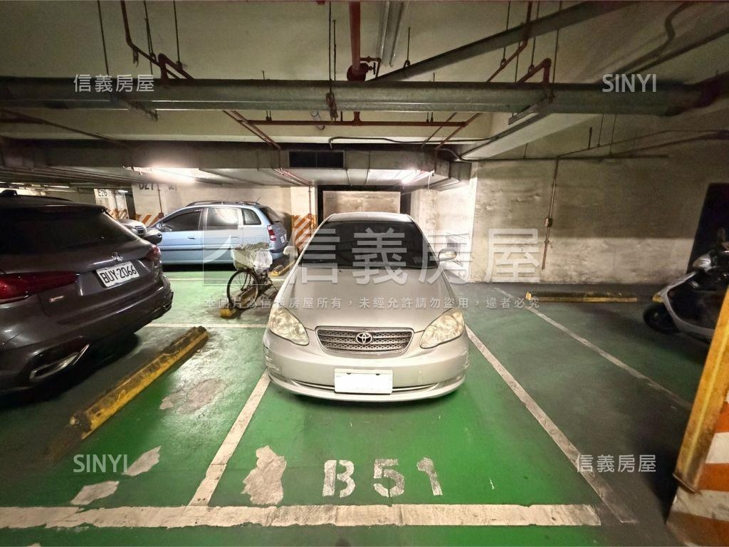 專任車站旁景觀三房車位房屋室內格局與周邊環境