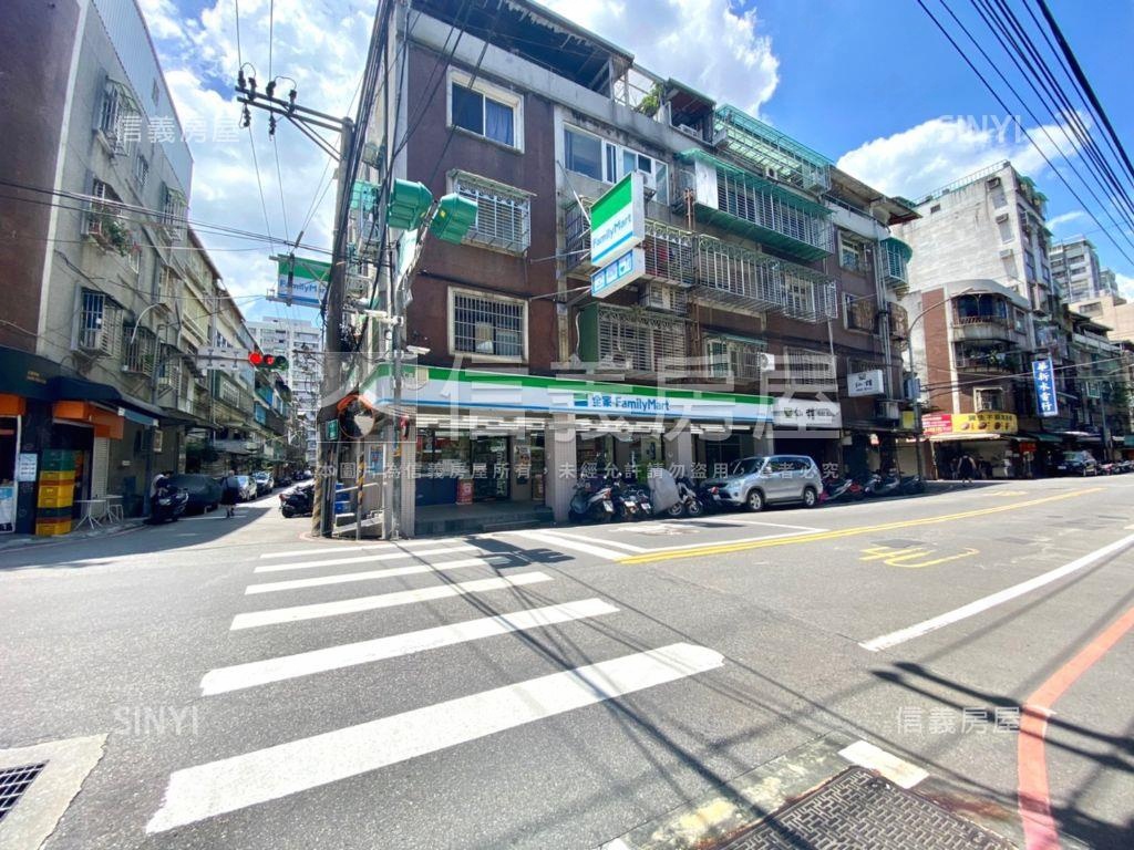 南勢角捷運電梯大四房房屋室內格局與周邊環境
