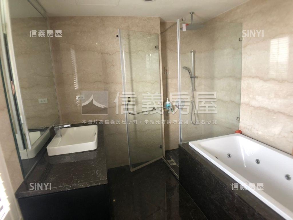 七期質感社區雙平車裝潢戶房屋室內格局與周邊環境