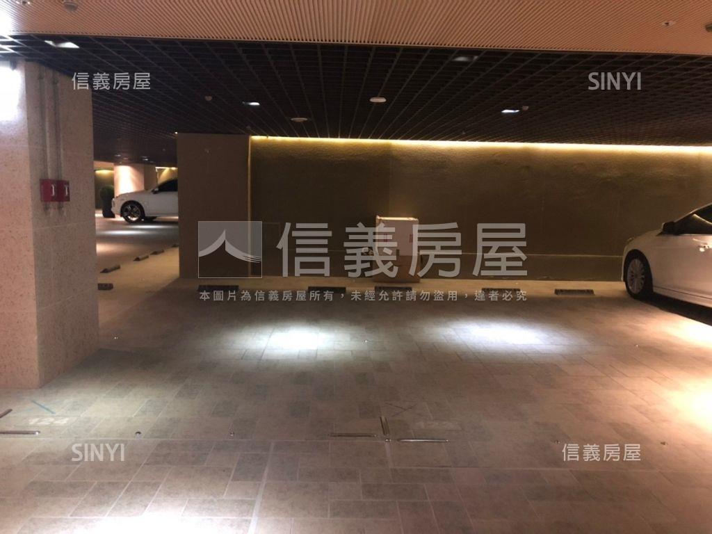 七期質感社區雙平車裝潢戶房屋室內格局與周邊環境