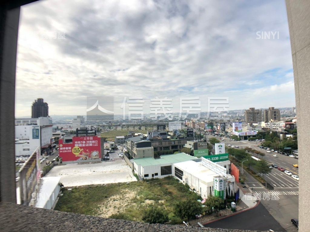 七期質感社區雙平車裝潢戶房屋室內格局與周邊環境