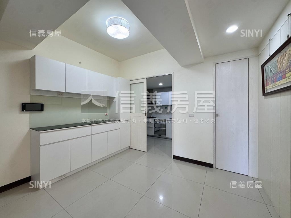 太子雲端面公園四房雙車位房屋室內格局與周邊環境