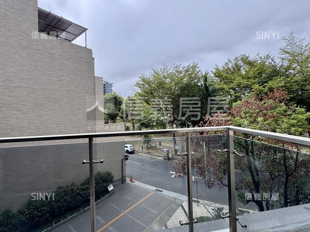 太子雲端面公園四房雙車位房屋室內格局與周邊環境