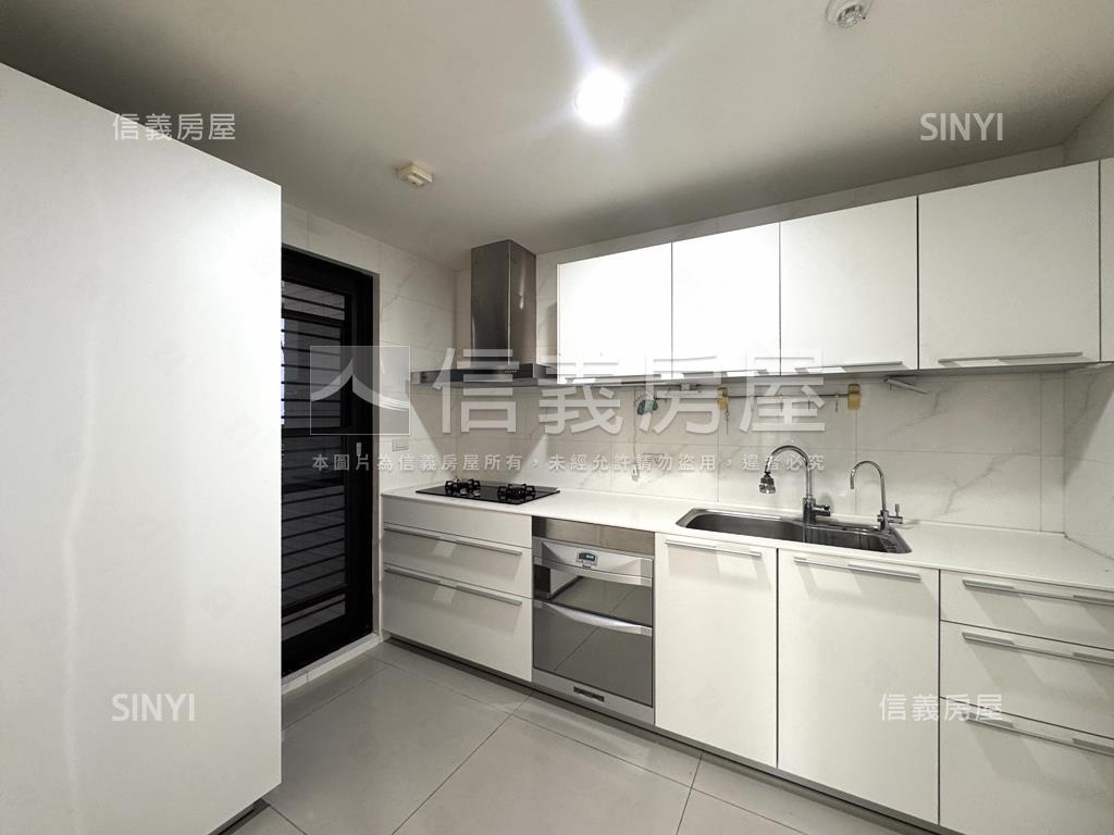 太子雲端面公園四房雙車位房屋室內格局與周邊環境