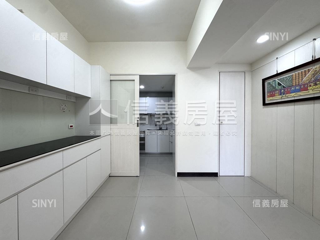 太子雲端面公園四房雙車位房屋室內格局與周邊環境