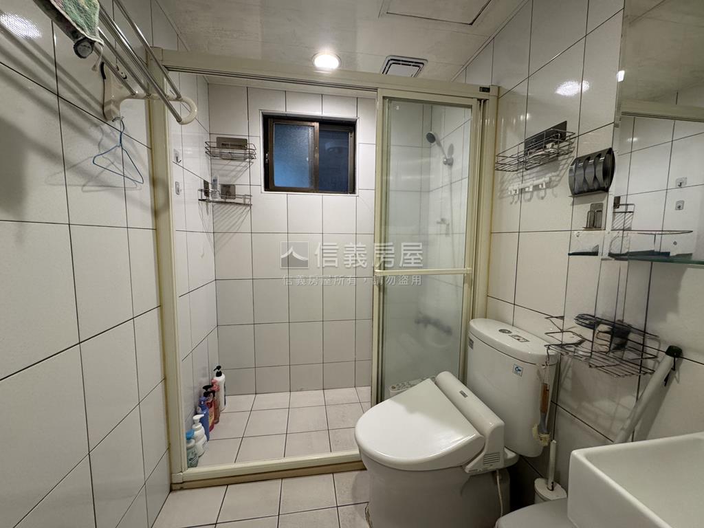 南港國宅高樓美景電梯美宅房屋室內格局與周邊環境