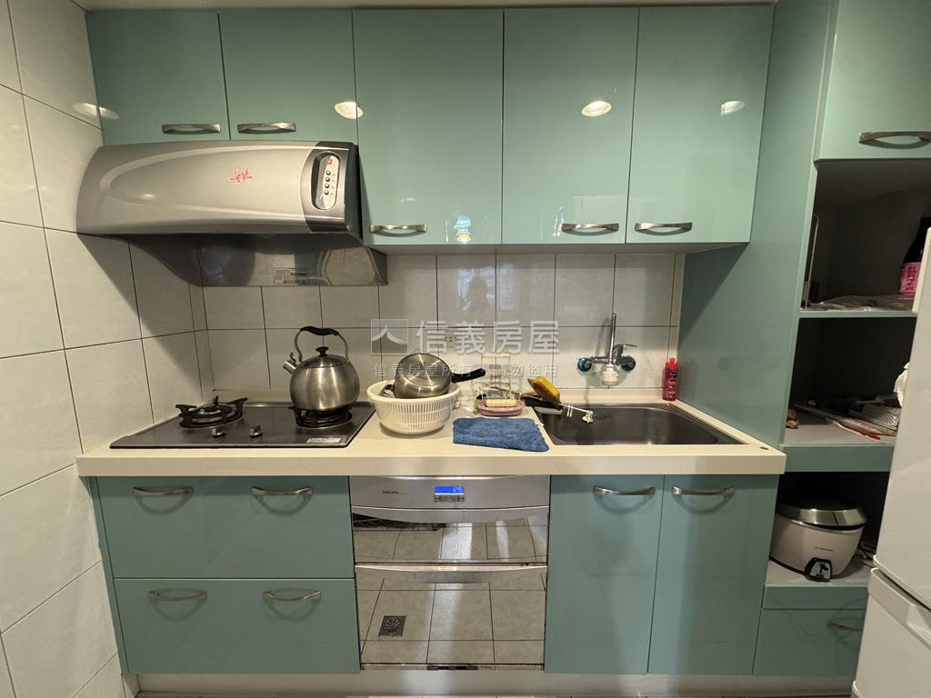 南港國宅高樓美景電梯美宅房屋室內格局與周邊環境