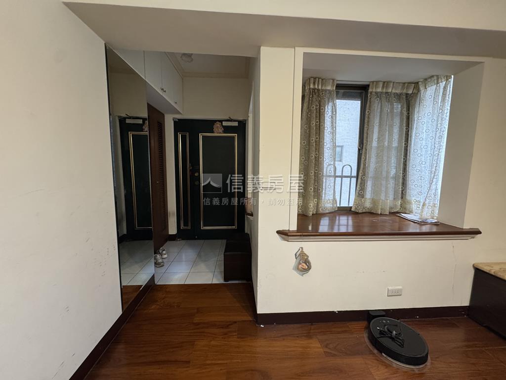 南港國宅高樓美景電梯美宅房屋室內格局與周邊環境