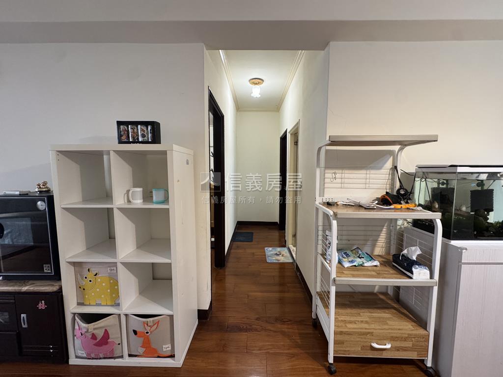 南港國宅高樓美景電梯美宅房屋室內格局與周邊環境