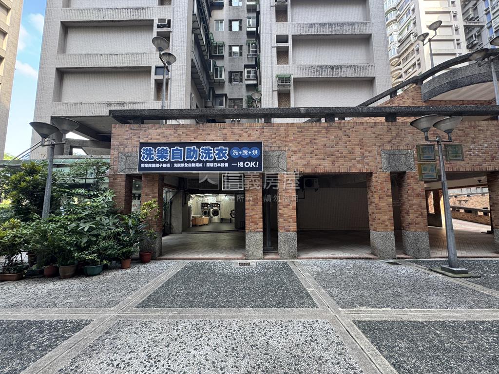 南港國宅高樓美景電梯美宅房屋室內格局與周邊環境