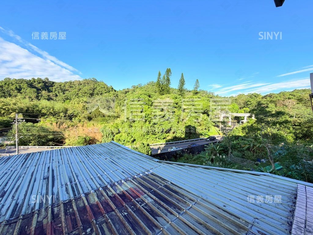 白雞山莊稀有兩房房屋室內格局與周邊環境