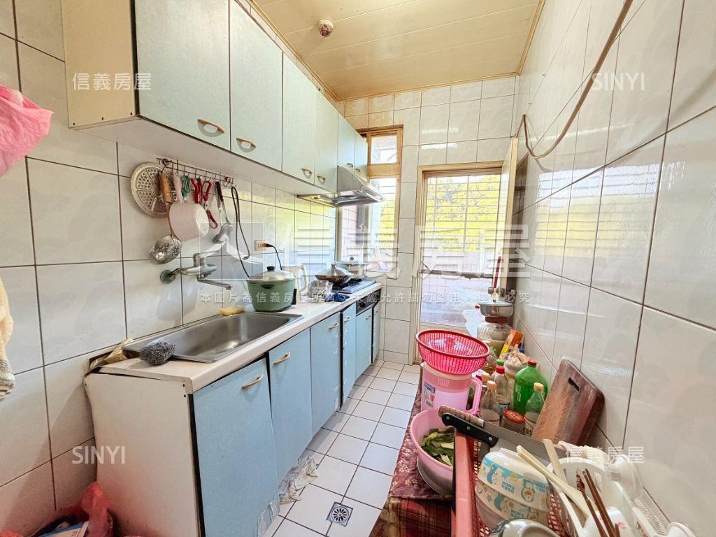 白雞山莊稀有兩房房屋室內格局與周邊環境