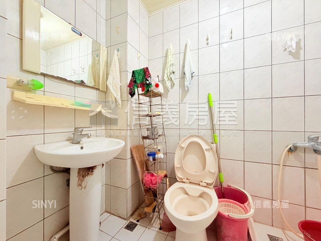 白雞山莊稀有兩房房屋室內格局與周邊環境