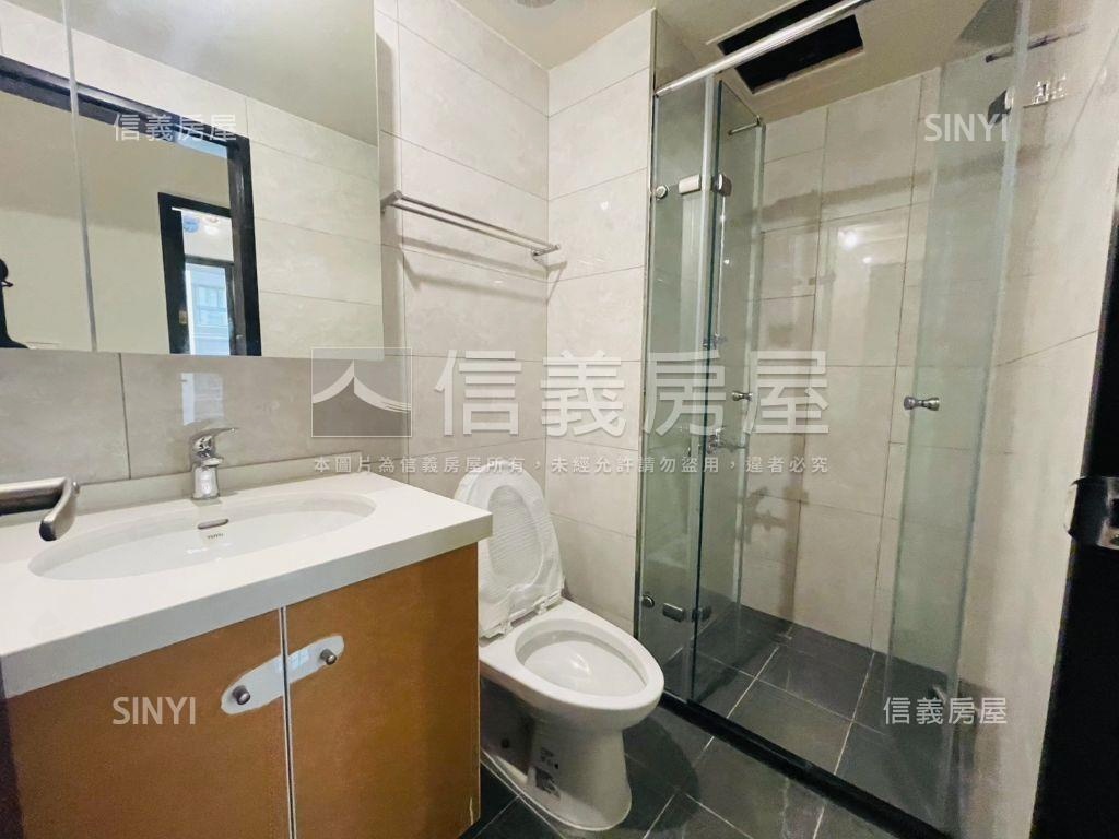 誠意出售世界花園三房車位房屋室內格局與周邊環境