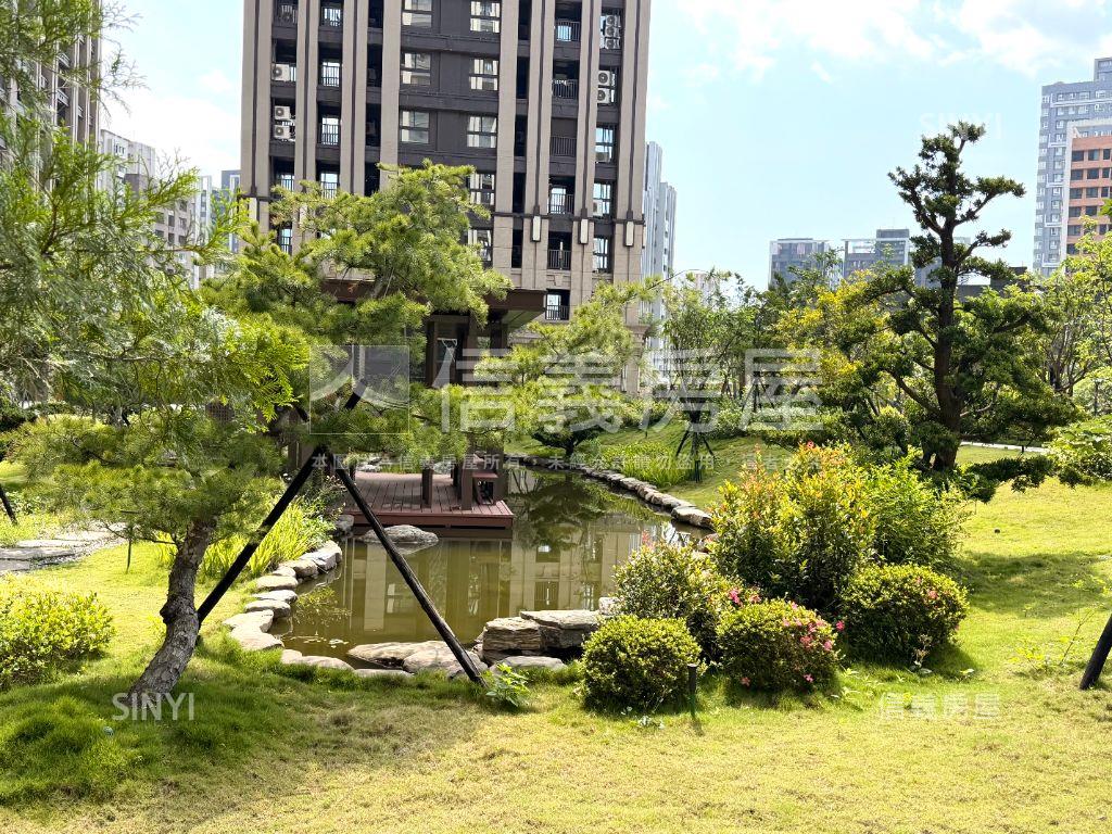 近捷運公園三房單獨車位房屋室內格局與周邊環境