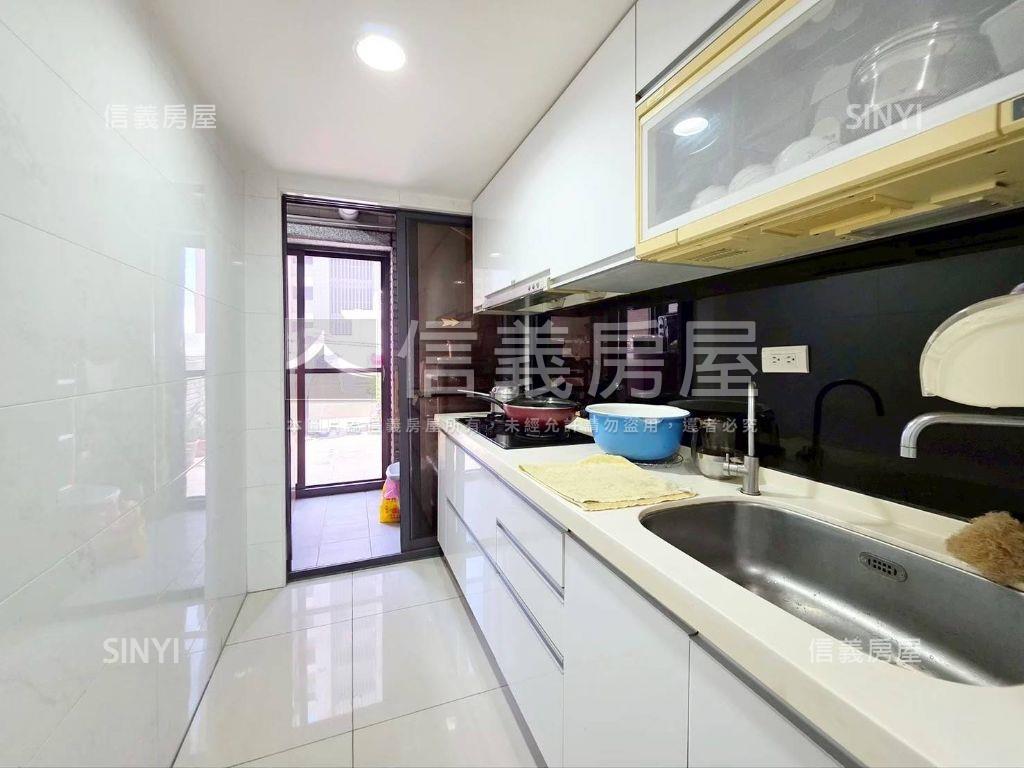 樂巢代－裝潢美三房露臺戶房屋室內格局與周邊環境