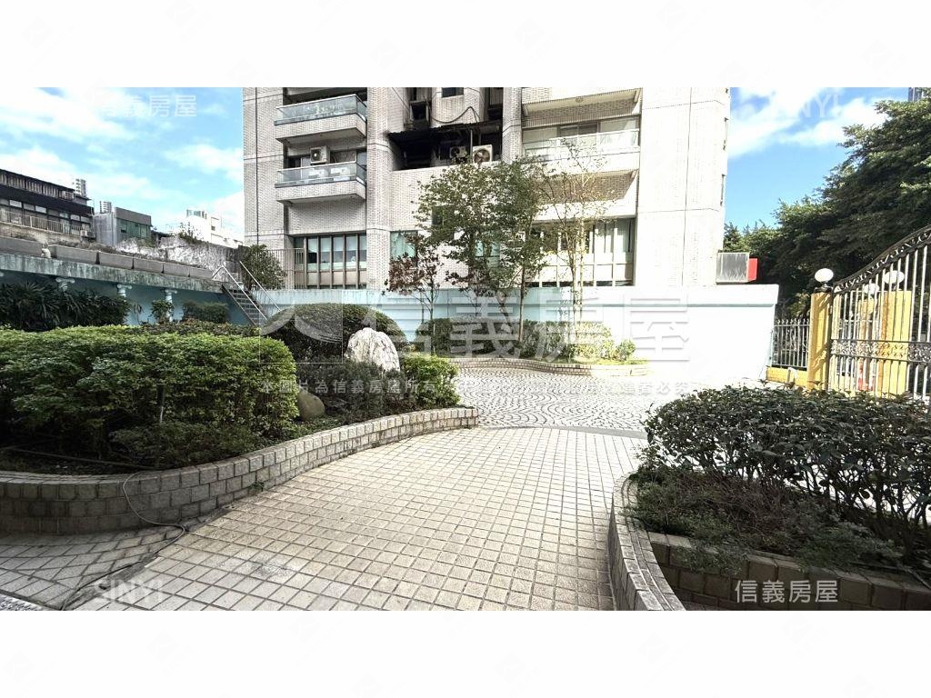 面敦南林蔭挑高美高樓房屋室內格局與周邊環境