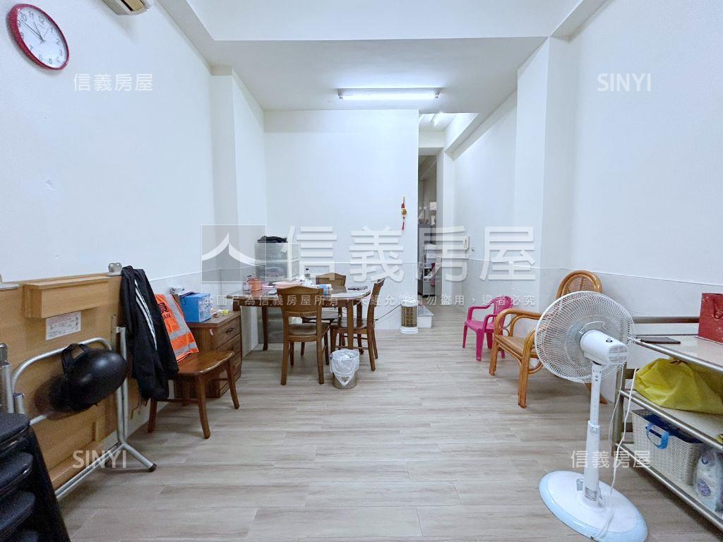 新灣區正路翻新透天房屋室內格局與周邊環境