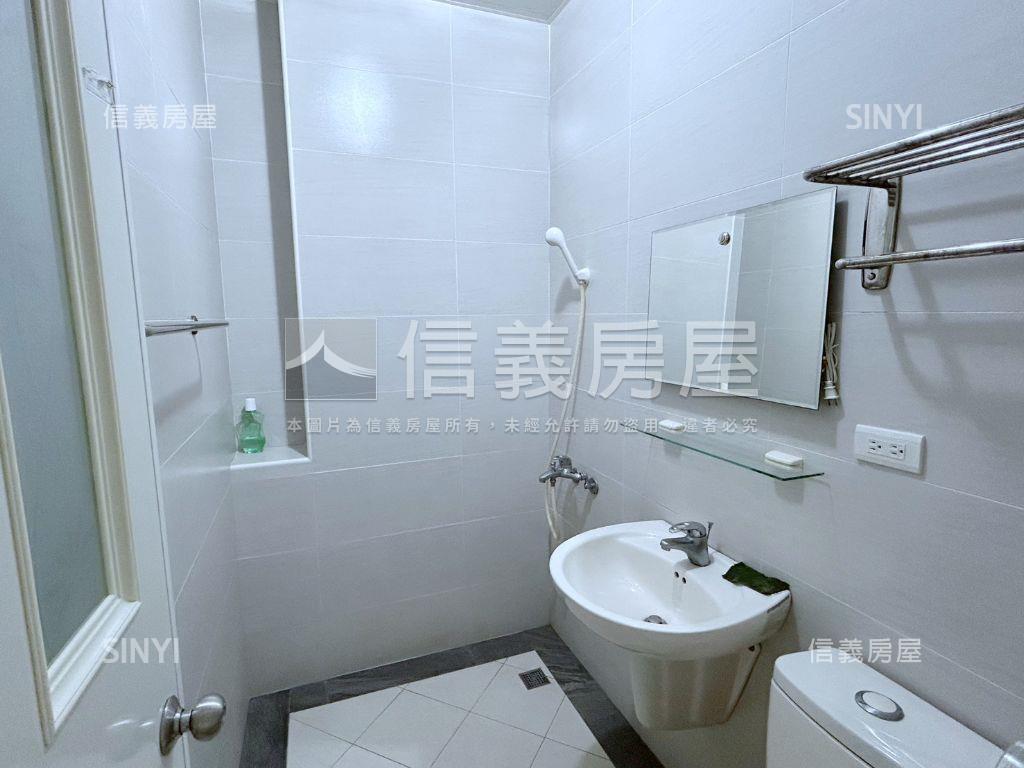 新灣區正路翻新透天房屋室內格局與周邊環境