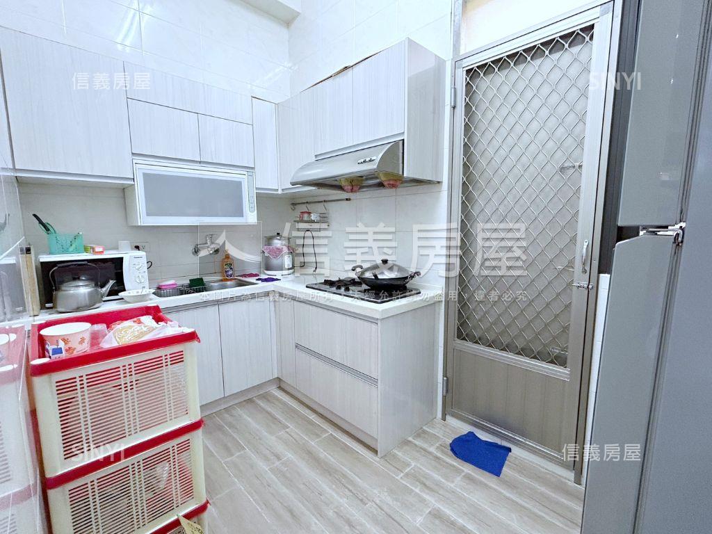 新灣區正路翻新透天房屋室內格局與周邊環境