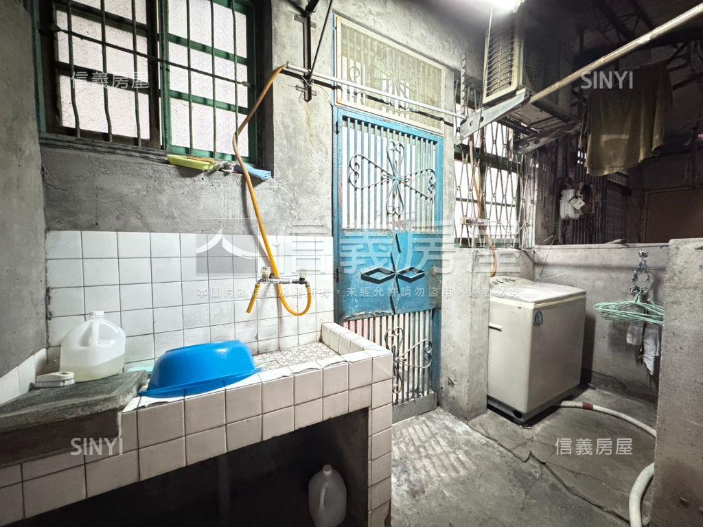 稀有低總價公寓一樓房屋室內格局與周邊環境