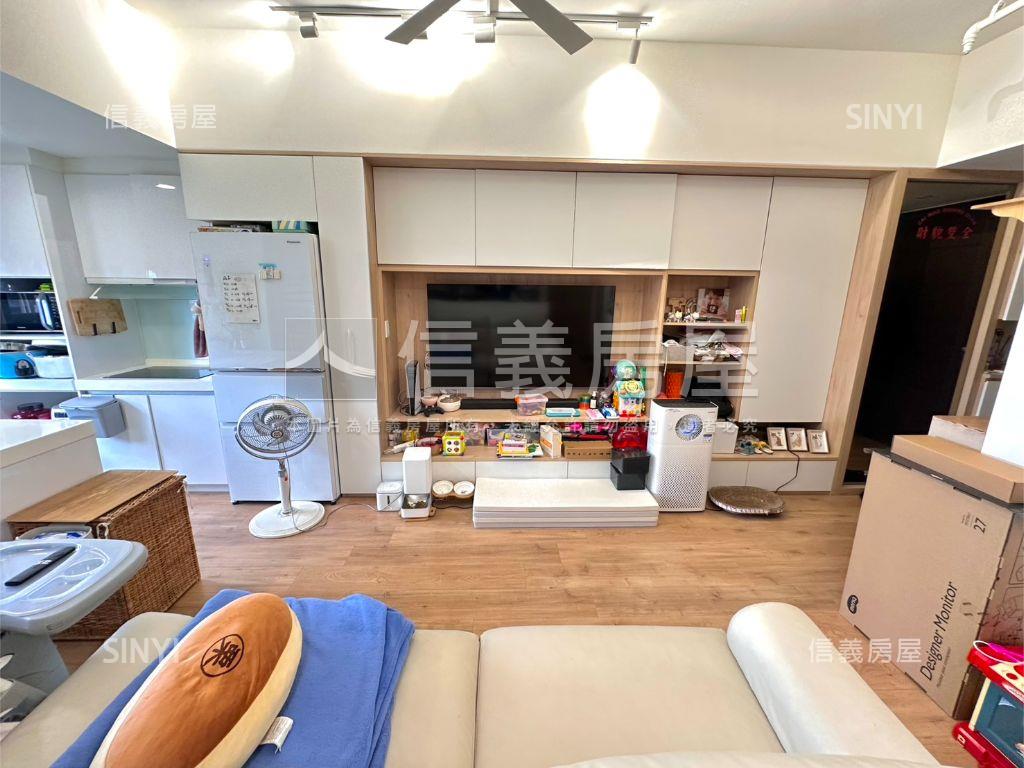 柏克萊高樓景觀兩房車位房屋室內格局與周邊環境