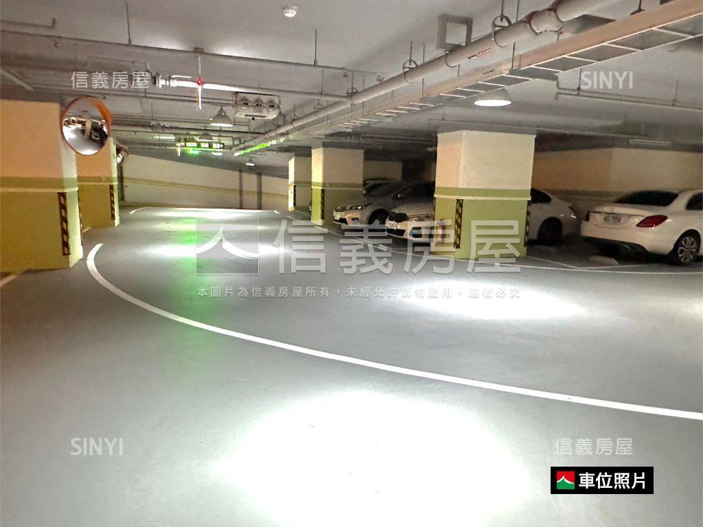 柏克萊高樓景觀兩房車位房屋室內格局與周邊環境