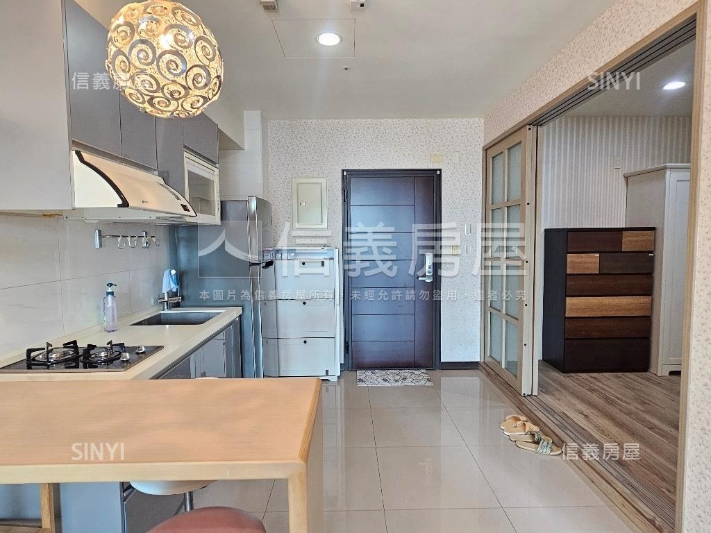 朝南杜拜質感高樓視野屋房屋室內格局與周邊環境