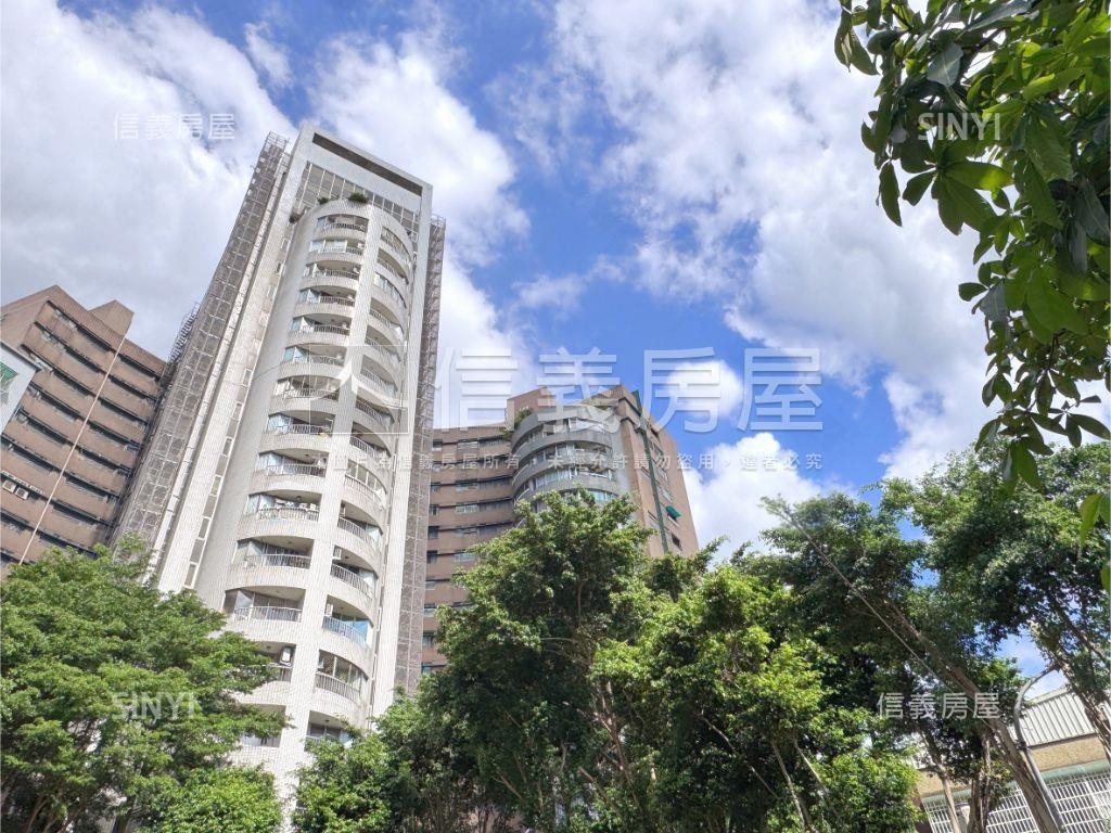 公園富麗綠景三房車位房屋室內格局與周邊環境