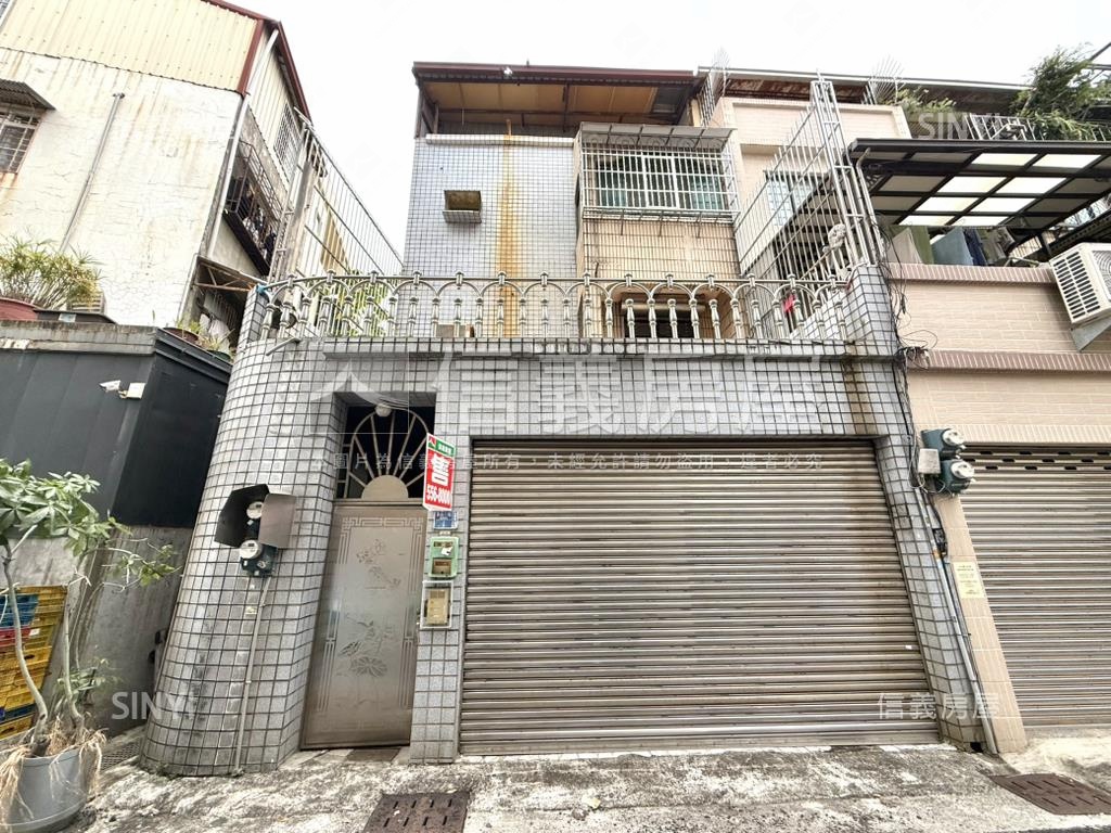 面寬大地坪車庫透天房屋室內格局與周邊環境