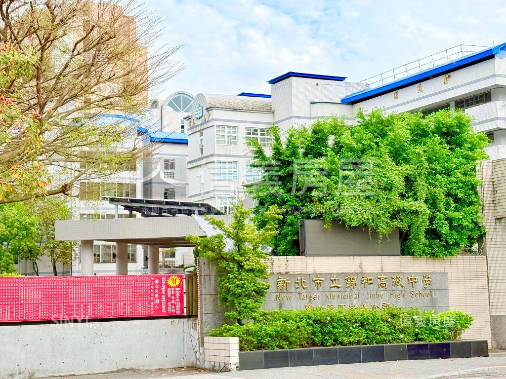 名仕山莊山景美屋房屋室內格局與周邊環境