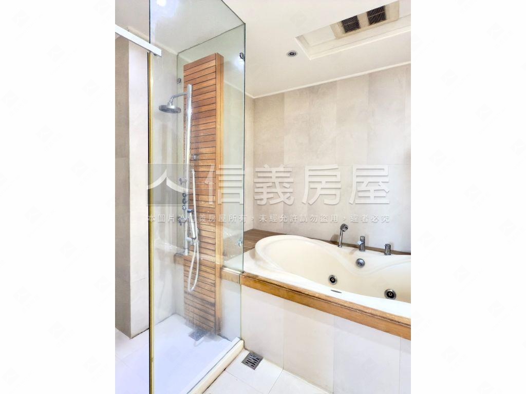 天空之城豪氣景觀戶房屋室內格局與周邊環境