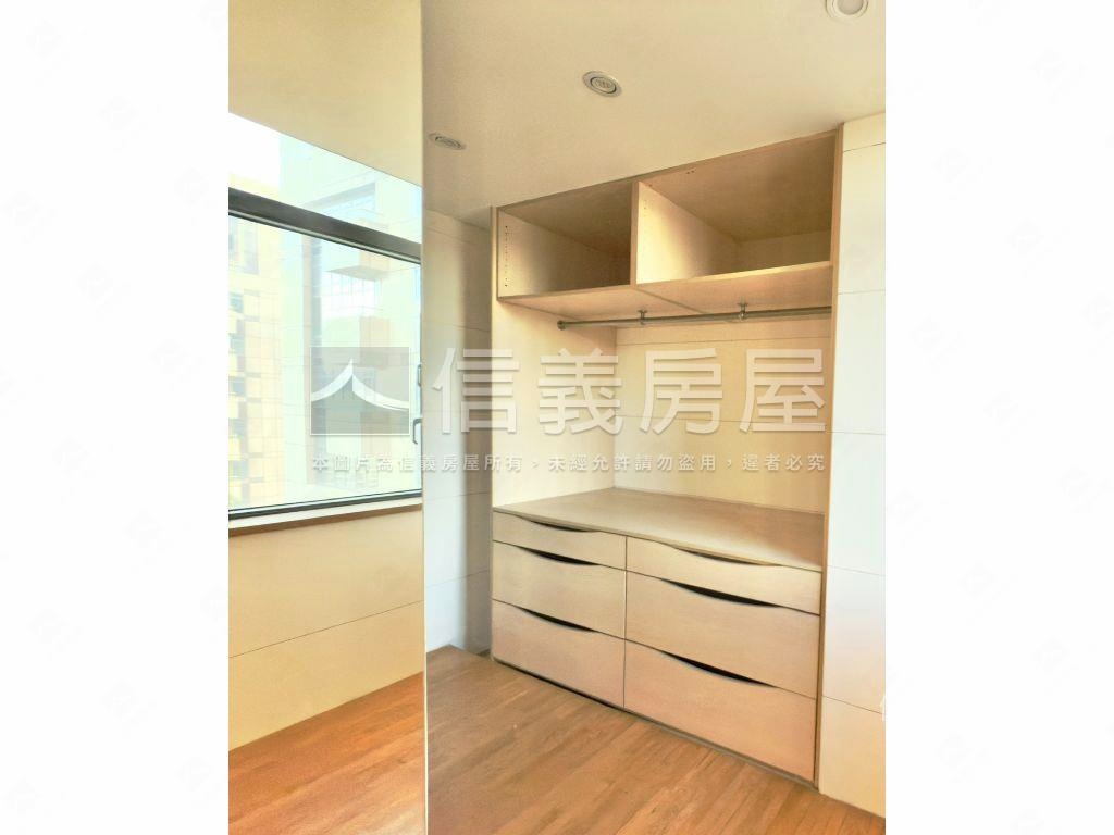 天空之城豪氣景觀戶房屋室內格局與周邊環境