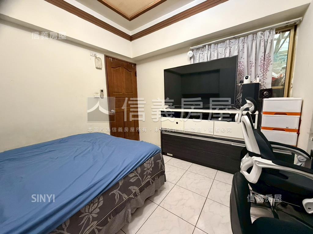 青海家樂福稀有一房一廳房屋室內格局與周邊環境