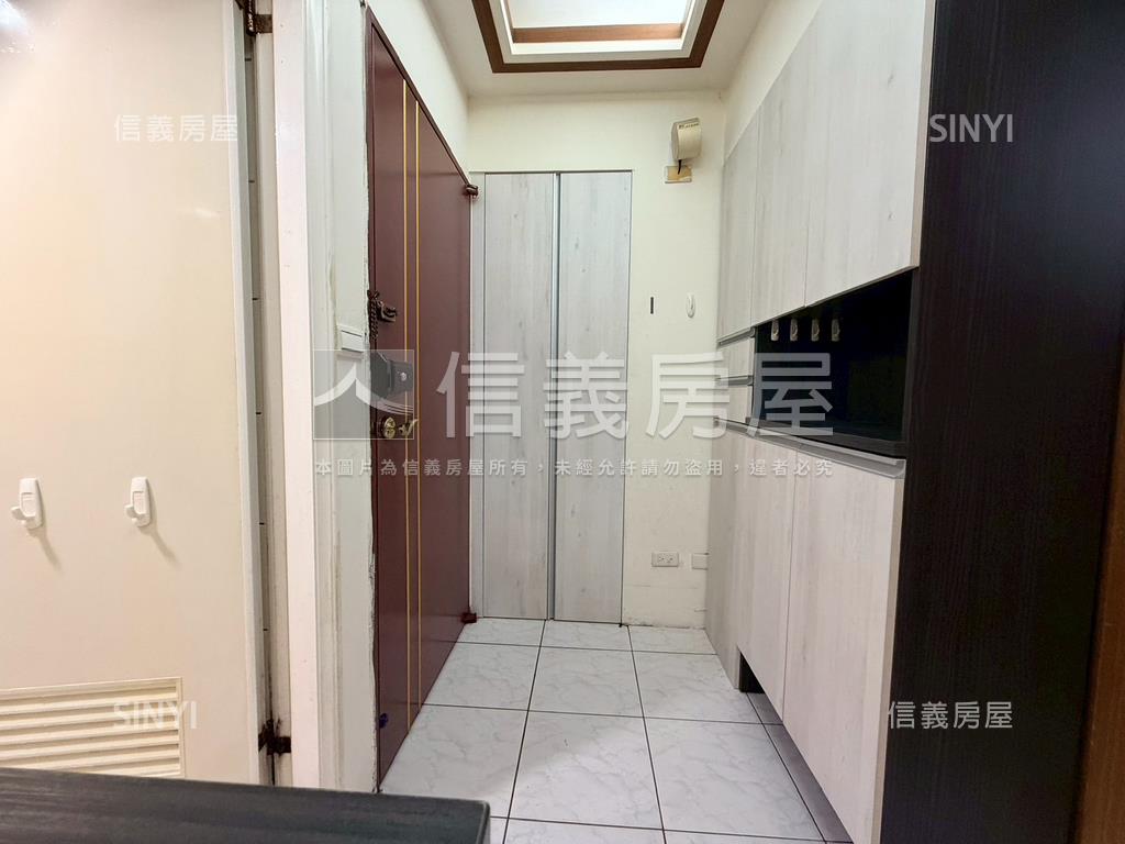 青海家樂福稀有一房一廳房屋室內格局與周邊環境