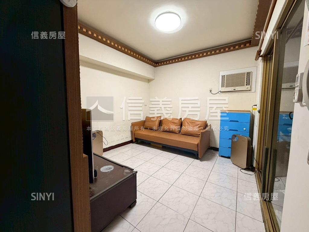 青海家樂福稀有一房一廳房屋室內格局與周邊環境