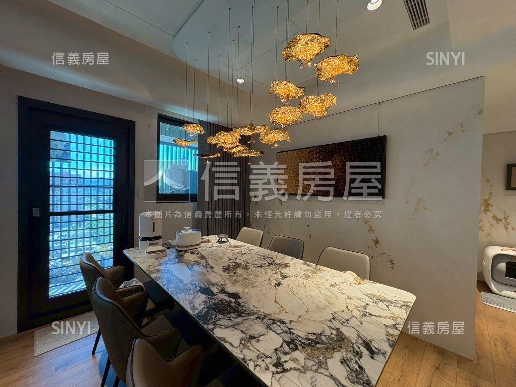 芳崗輕奢頂客高樓豪宅房屋室內格局與周邊環境