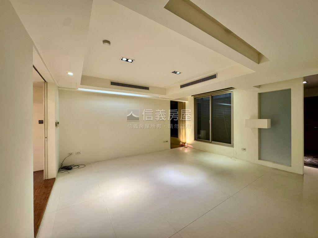 仁愛首都高樓美屋房屋室內格局與周邊環境