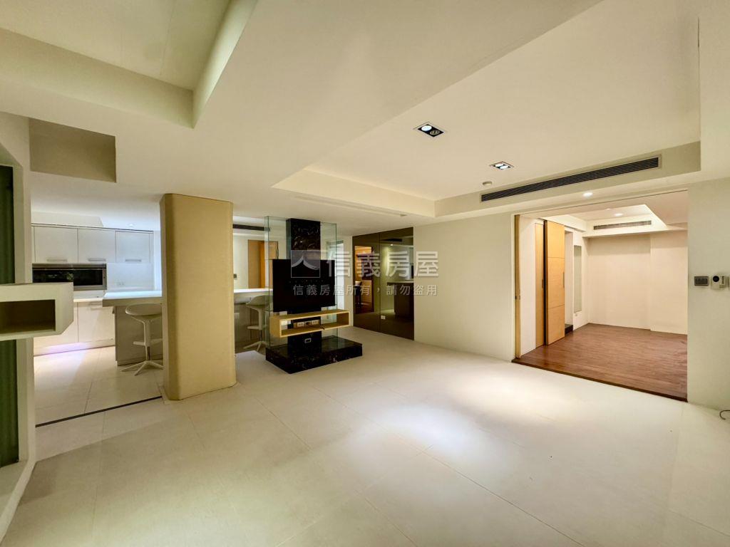仁愛首都高樓美屋房屋室內格局與周邊環境