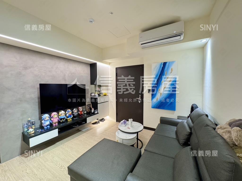 夢幻誠三房平車位看這間房屋室內格局與周邊環境