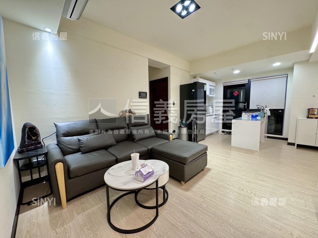 夢幻誠三房平車位看這間房屋室內格局與周邊環境