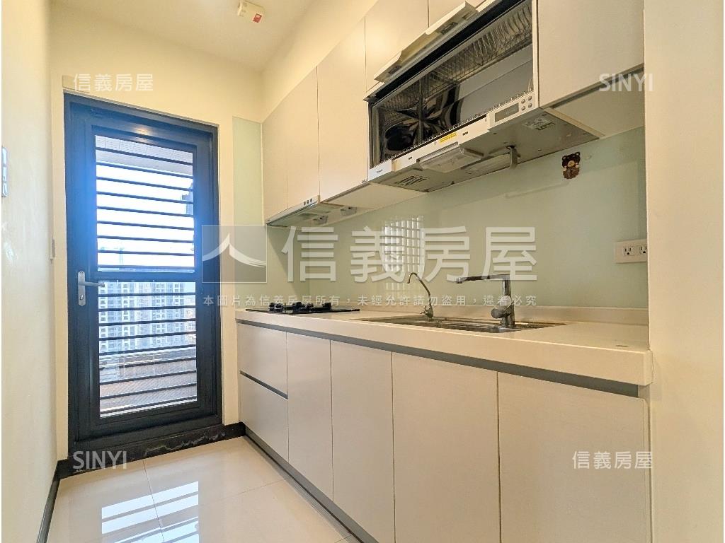 劍橋樹海景邊間三房平車房屋室內格局與周邊環境