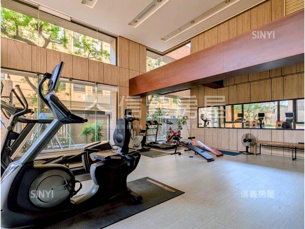 劍橋樹海景邊間三房平車房屋室內格局與周邊環境